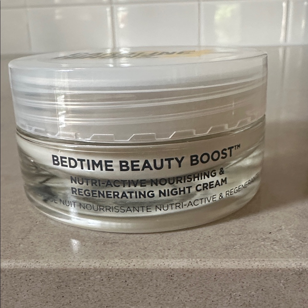 Night Cream. Nourishing & Regenerating